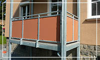 Balkonanlagegeländer an einem Wohnhaus in Löbau