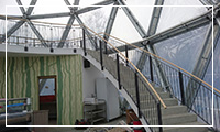 Saurierpark Kleinwelka, Mitoseum Eingangsgebäude - Geländer und Sonderkonstruktion Tresen