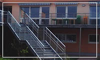 Metall Treppe mit Geländer